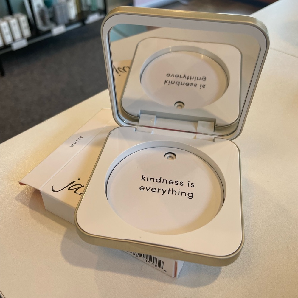 Jane Iredale Refillable Compact